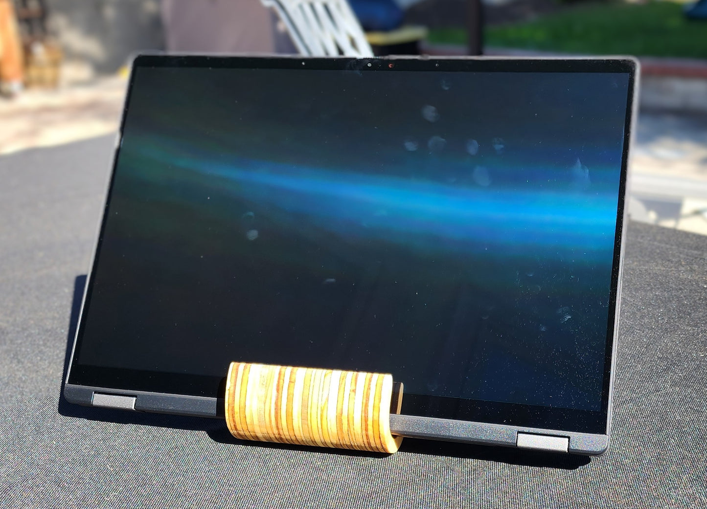 The Lofi Arch — Sculptural Wooden Tablet Stand